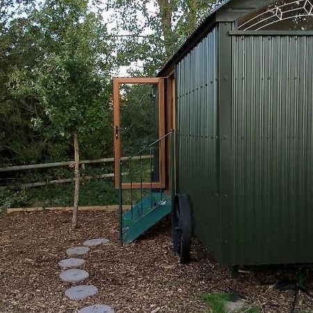 Glamping Malvern Shepherd Hut Exterior photo