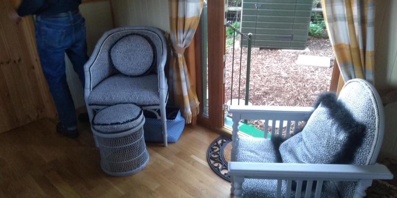 Glamping Malvern Shepherd Hut Exterior photo