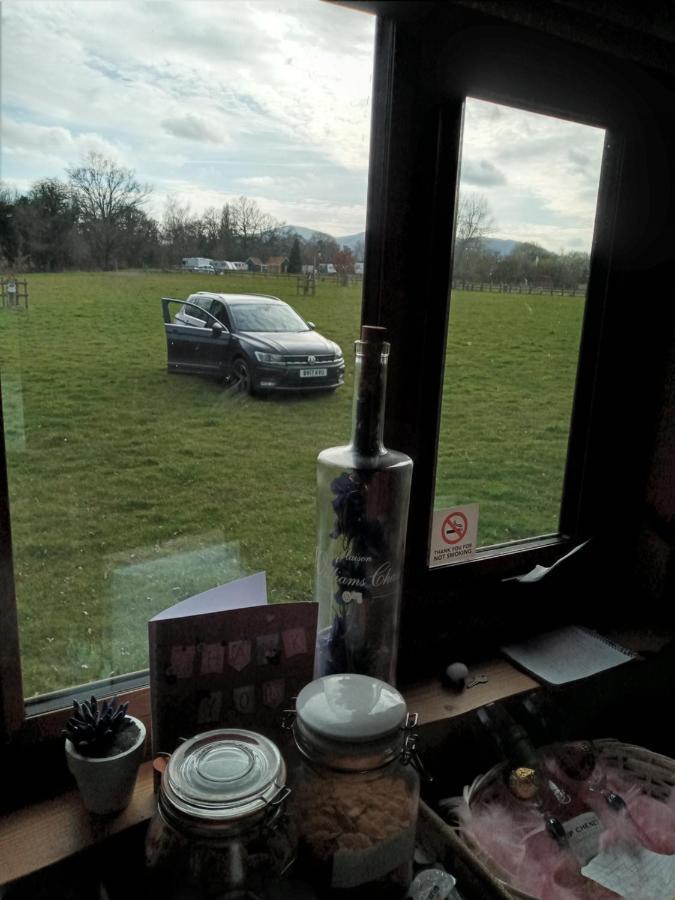 Glamping Malvern Shepherd Hut Exterior photo