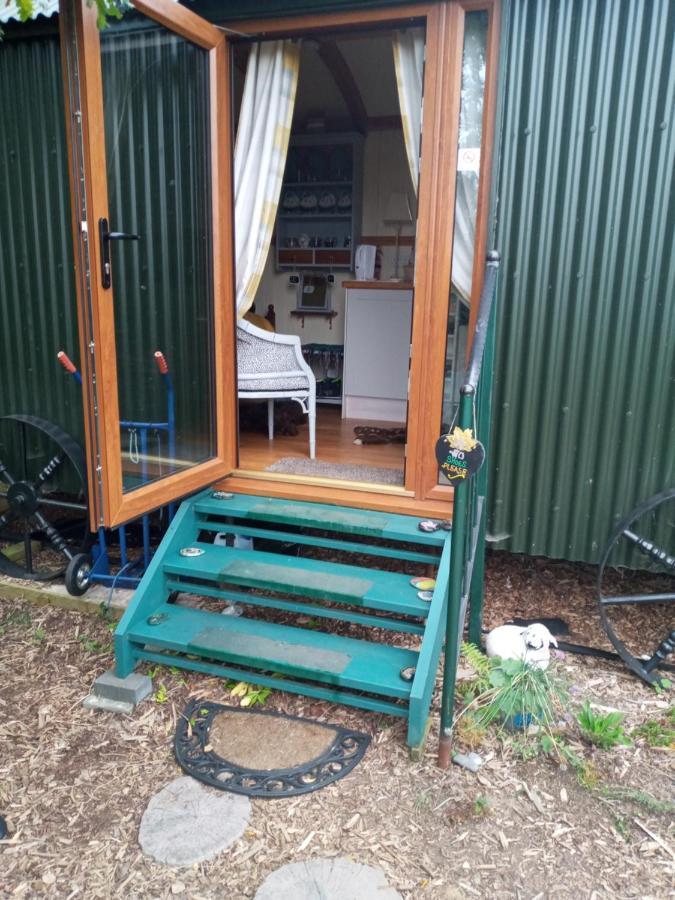 Glamping Malvern Shepherd Hut Exterior photo
