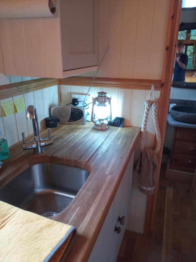 Glamping Malvern Shepherd Hut Exterior photo