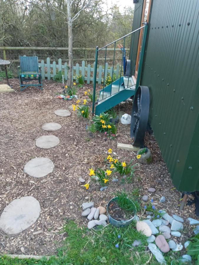 Glamping Malvern Shepherd Hut Exterior photo