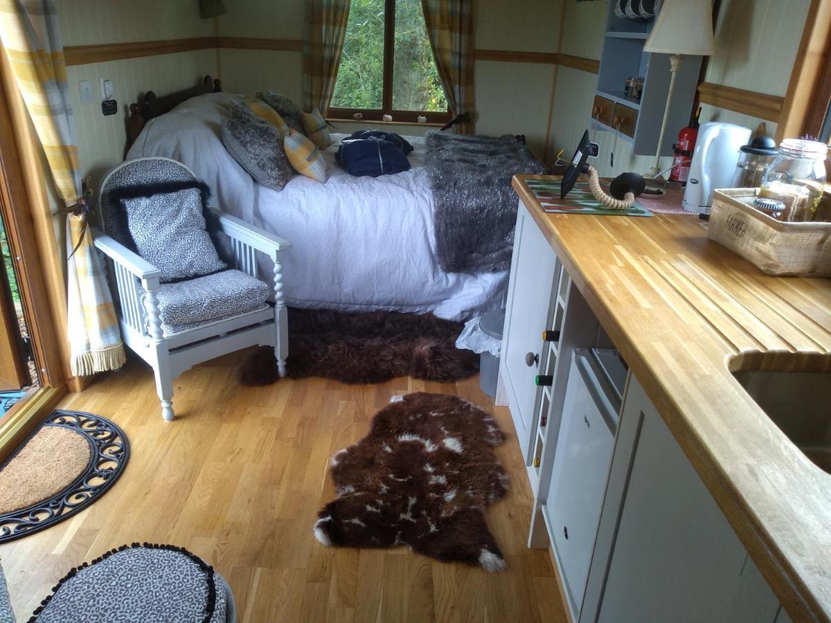 Glamping Malvern Shepherd Hut Exterior photo
